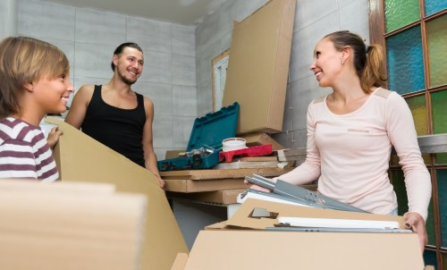 Local packing service helping a resident save time during relocation